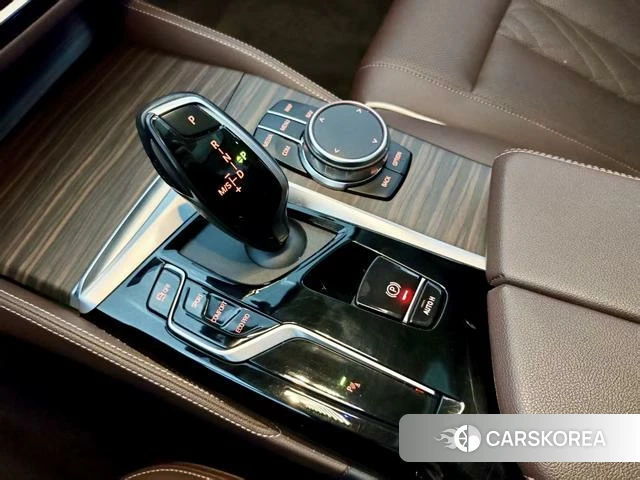 BMW 5 series 2023 Черный из Китая