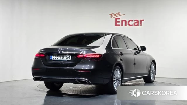 Mercedes-Benz E-Class W213 2021 Серый из Кореи