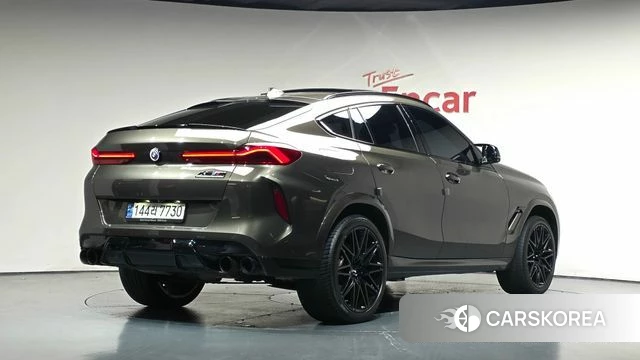 BMW X6M (G06) 2023 Песочный из Кореи
