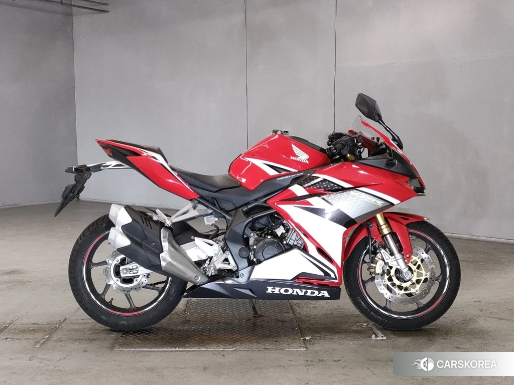 Проданный Honda CBR250RR 2017 из Японии