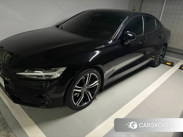 Volvo S60 3rd generation 2022 Черный из Кореи