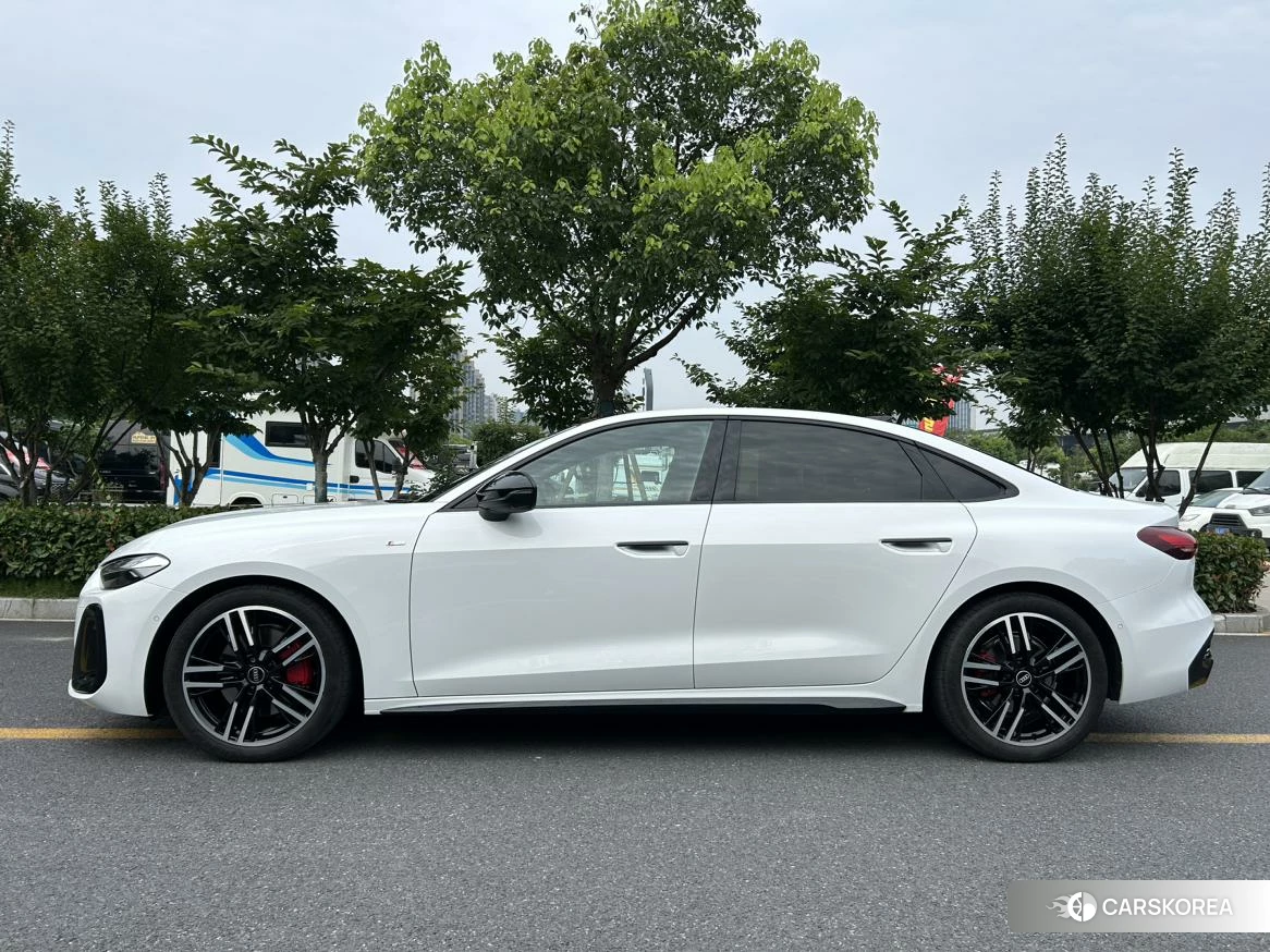 Audi A5L 2025 Белый из Китая