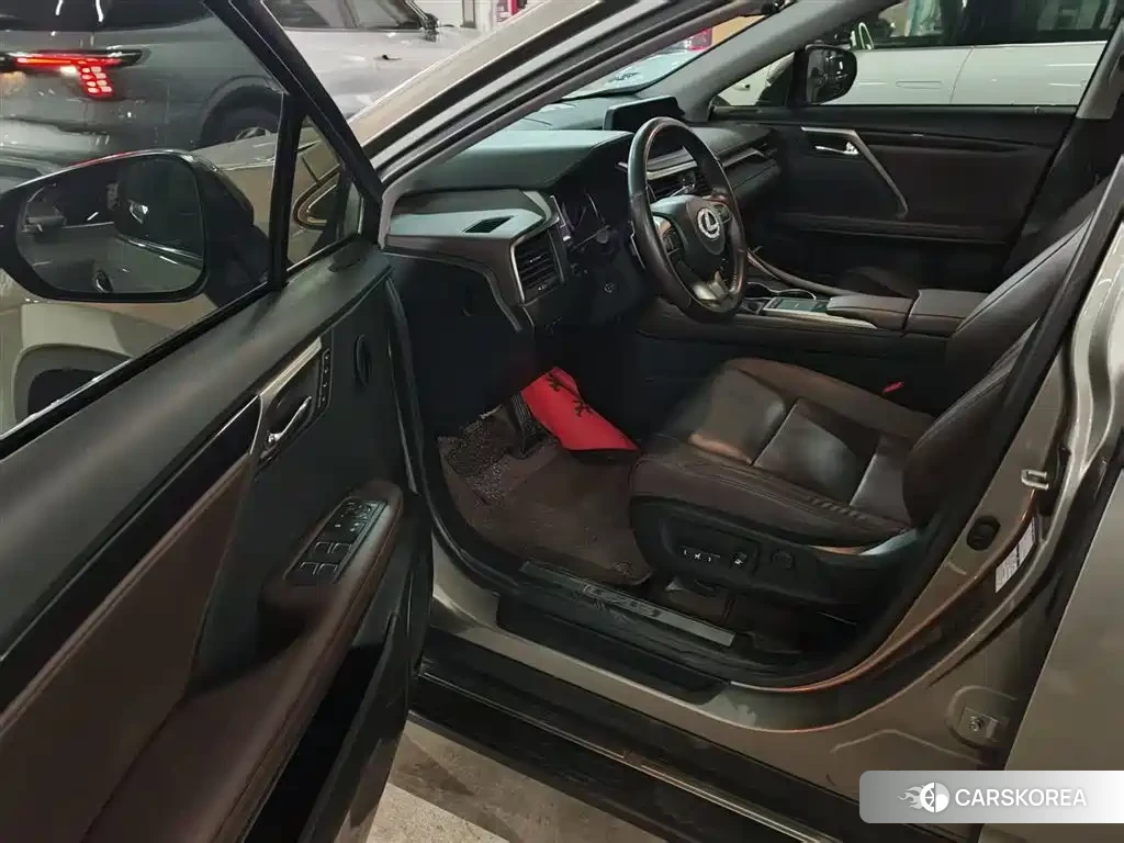 Lexus RX 2022 Silver/gray из Китая