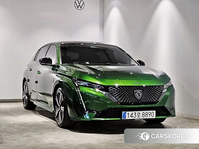 Peugeot 308 Third generation 2023 Темно-зеленый из Кореи