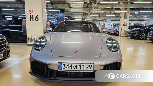 Porsche 911(992) 2025 Серебряный из Кореи