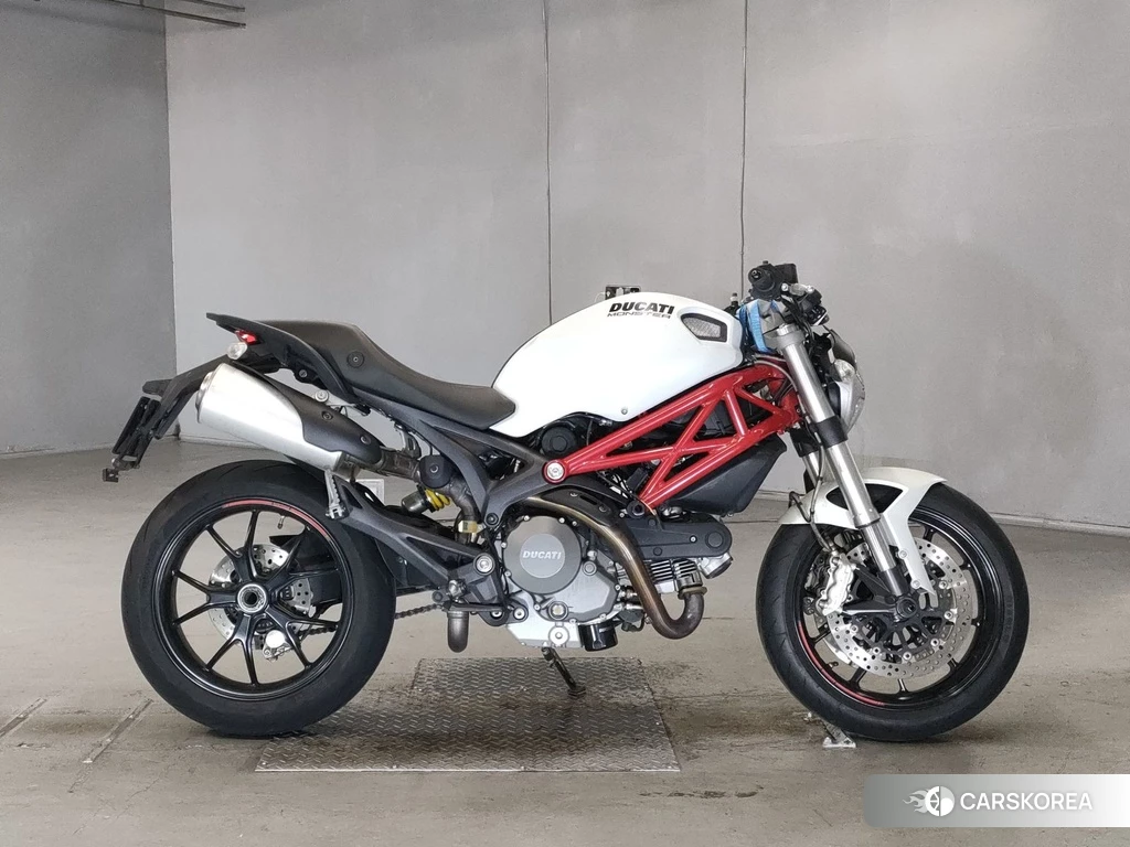 Проданный Ducati MONSTER 796 2011 из Японии