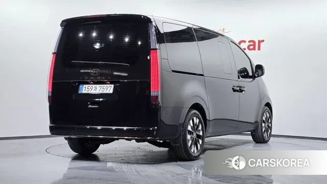 Hyundai Staria 2025 Черный из Кореи