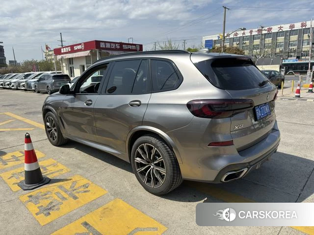 BMW X5 (imported) 2022 Серебристо-серый из Китая