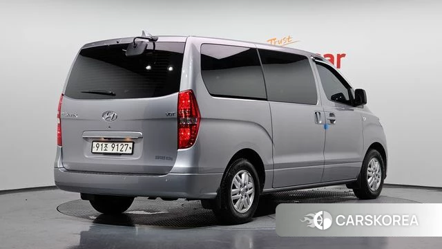 Hyundai The New Grand Starex 2021 Серебристо-серый из Кореи