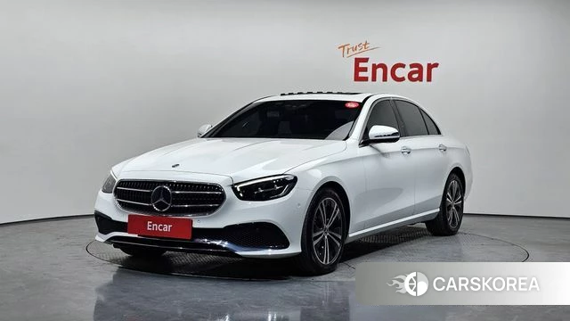 Mercedes-Benz E-Class W213 2021 Белый из Кореи