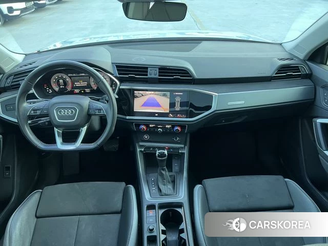 Audi Q3 2022 Белый из Китая