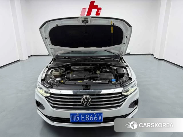 Volkswagen Lavida 2022 Белый из Китая