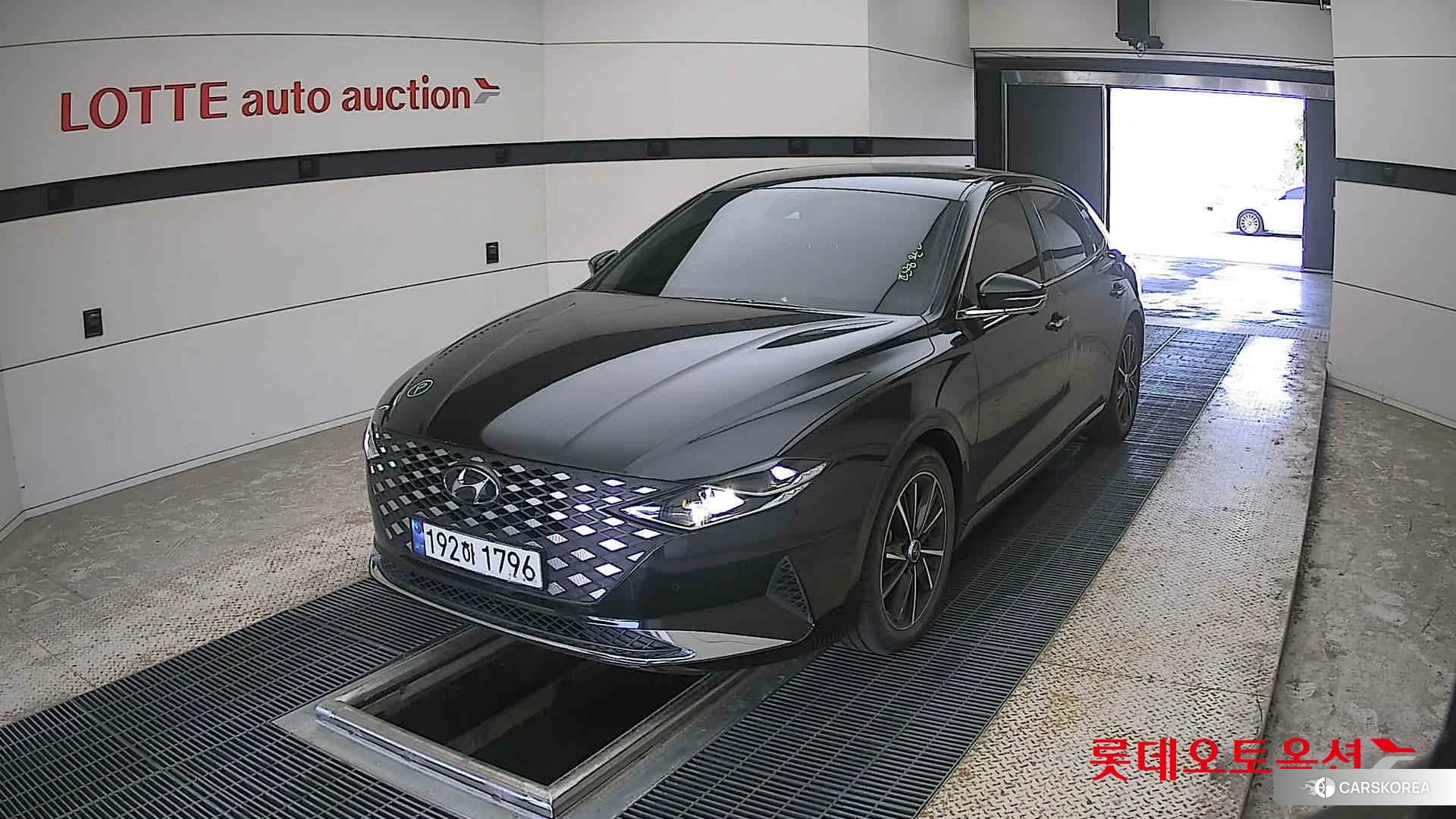 Hyundai Grandeur 2023 Abyss Black Pearl из Кореи