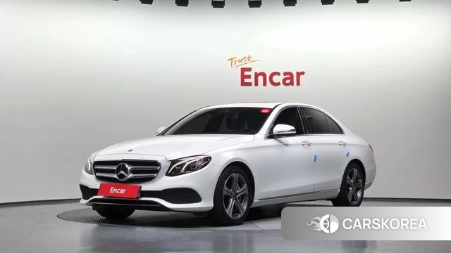 Mercedes-Benz E-Class W213 2019 Белый из Кореи
