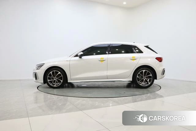 Audi A3 2022 Белый из Китая