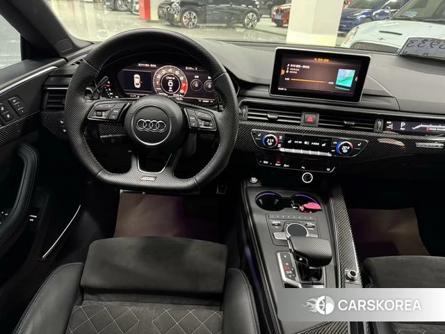 Audi RS 5 2020 Серебристо-серый из Китая