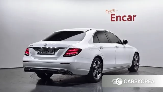 Mercedes-Benz E-Class W213 2019 Белый из Кореи