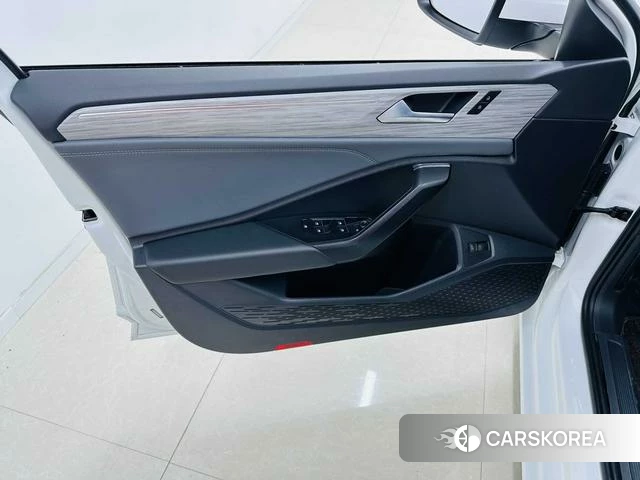 Volkswagen Sagitar 2022 Белый из Китая