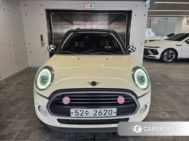 Mini Cooper 2018 Белый из Кореи