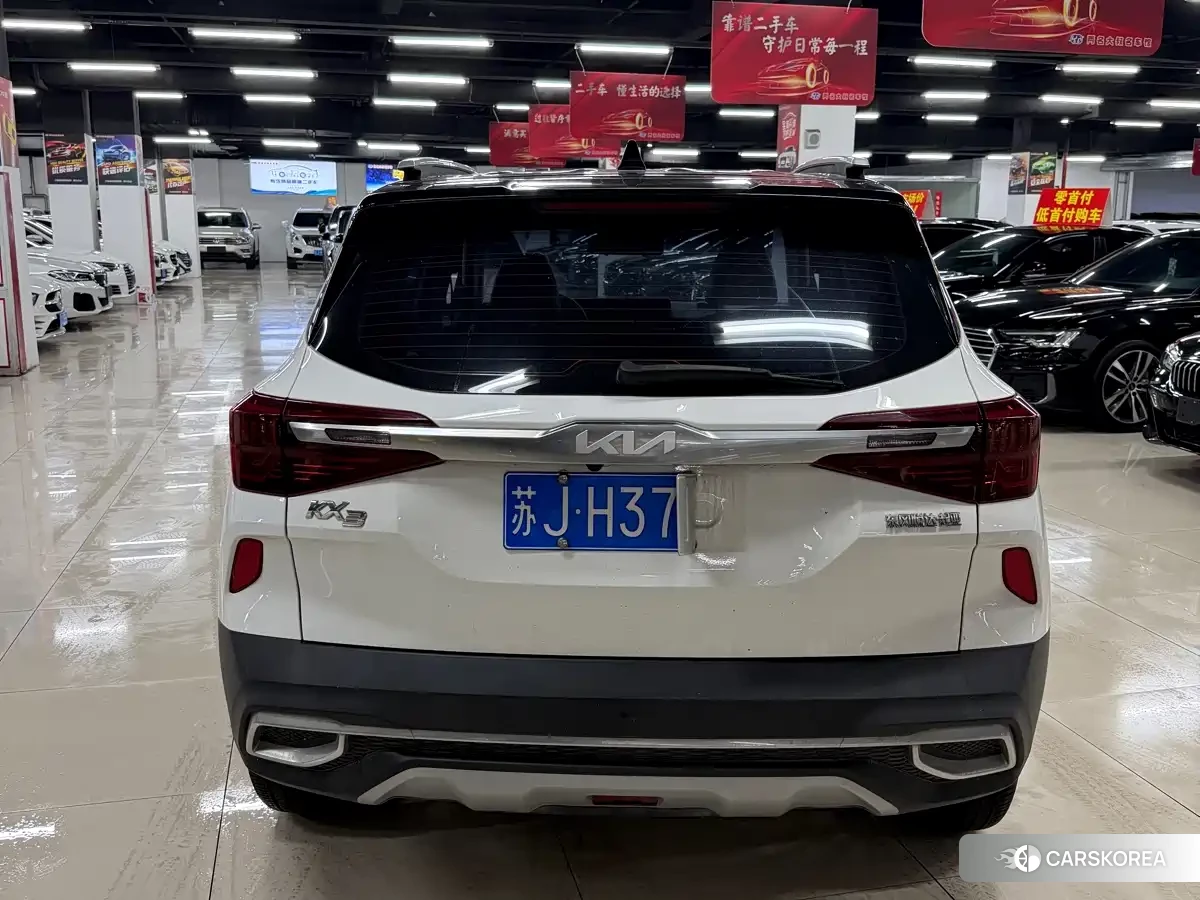 Kia KX3 2022 Белый из Китая