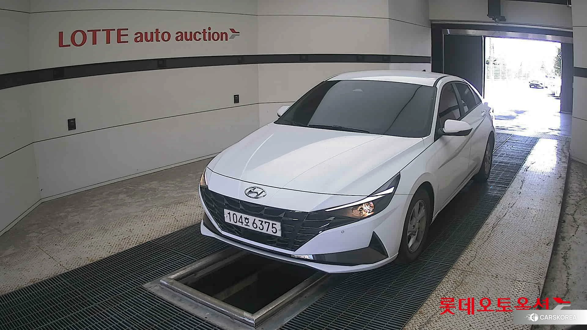Hyundai Avante 2021 Polar White из Кореи