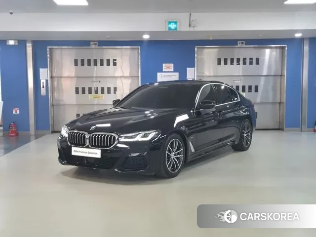 BMW 5 Series (G30) 2022 Черный из Кореи
