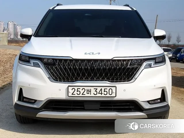 Kia Carnival 4th generation 2023 Жемчужный цвет из Кореи