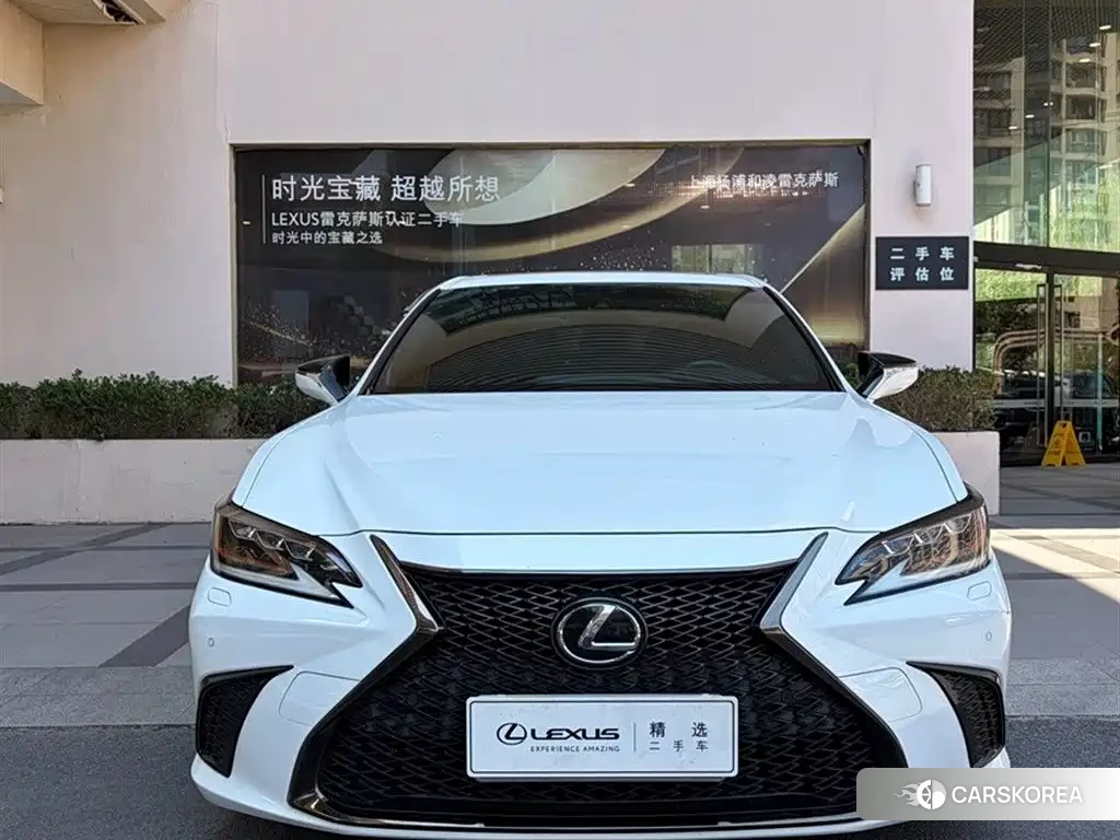 Lexus ES 2019 Белый из Китая