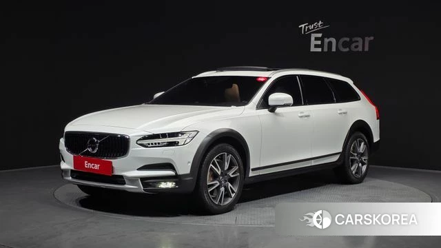 Volvo V90 Cross-Country 2019 Белый из Кореи