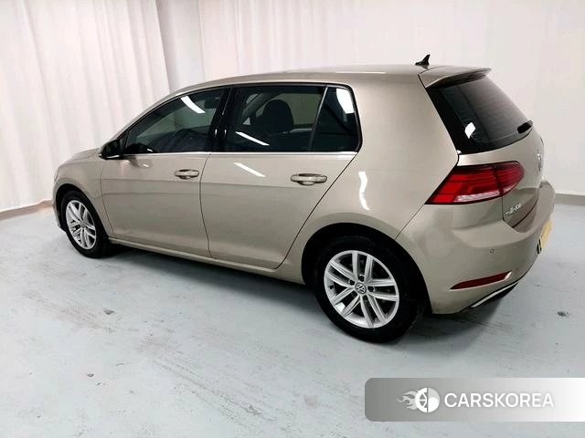 Volkswagen Golf 2019 Желтый из Китая