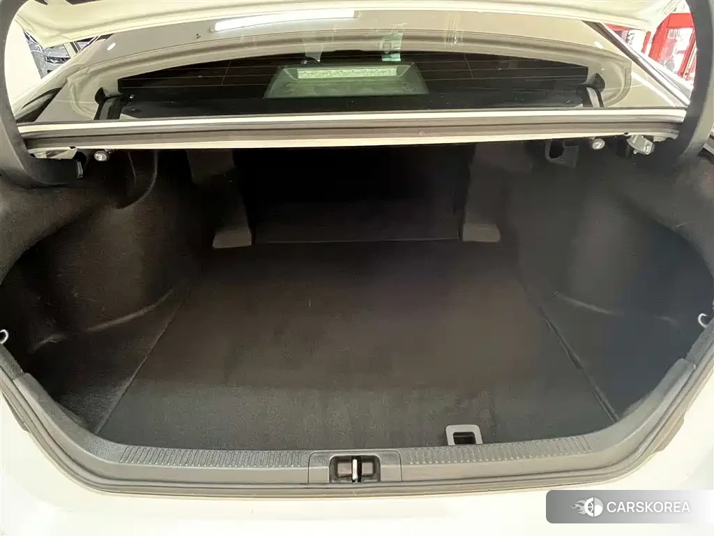 Toyota Camry 2021 Белый из Китая