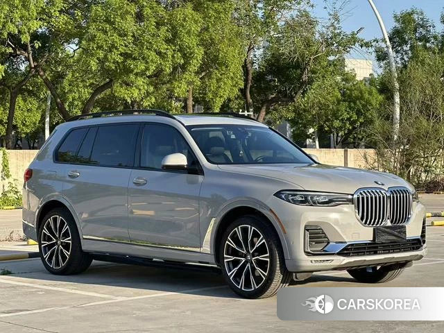 BMW X7 2022 Серебристо-серый из Китая