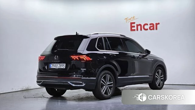 Volkswagen Tiguan second Generation 2024 Черный из Кореи