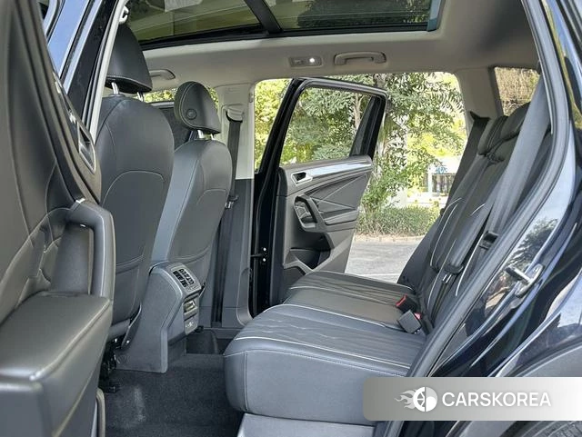 Volkswagen Tiguan L PHEV 2023 Черный из Китая
