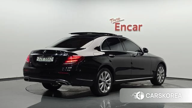 Mercedes-Benz E-Class W213 2019 Черный из Кореи