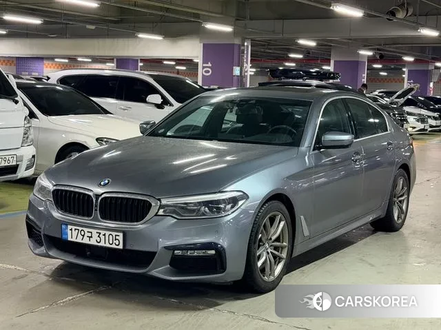 BMW 5 Series (G30) 2018 Серебристо-серый из Кореи