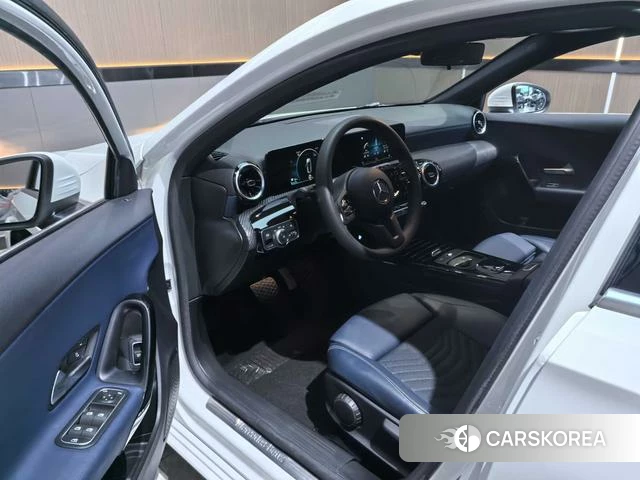Mercedes-Benz Class A 2021 Белый из Китая