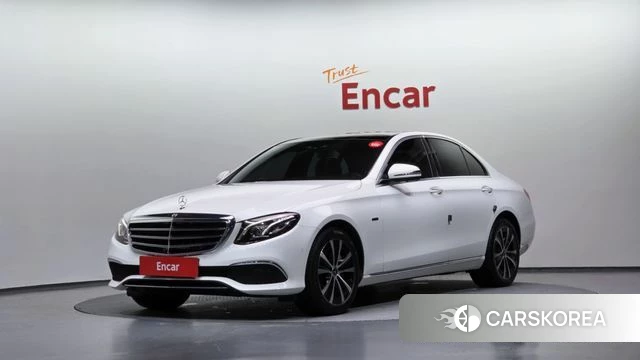 Mercedes-Benz E-Class W213 2019 Белый из Кореи