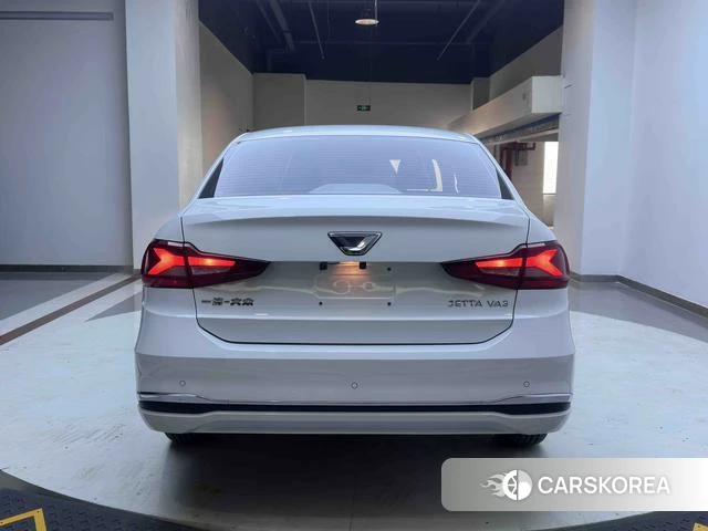 Jetta VA3 2023 Белый из Китая