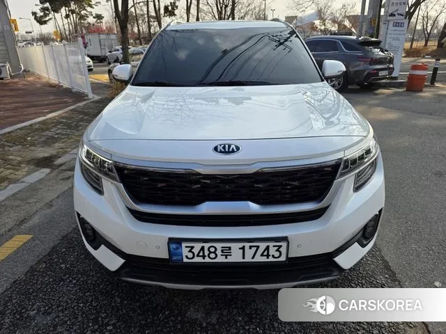Kia Seltos 2021 Белый из Кореи