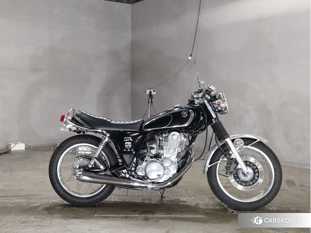 Проданный Yamaha SR 400 2013 из Японии