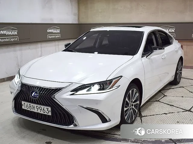Lexus ES300h 7th generation 2018 Белый из Кореи