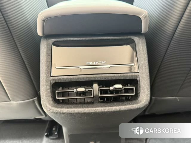Buick E5 2023 Серебристо-серый из Китая