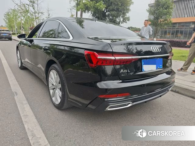 Audi A6L 2021 Черный из Китая