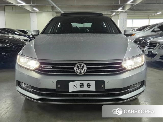 Volkswagen Passat GT (B8) 2018 Серебряный из Кореи