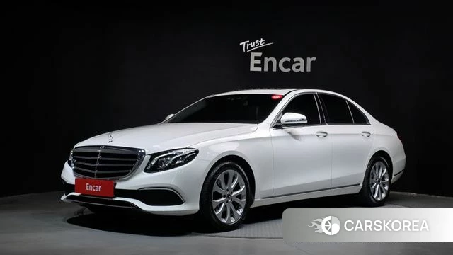 Mercedes-Benz E-Class W213 2018 Белый из Кореи