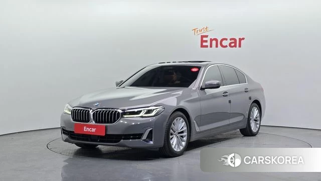 BMW 5 Series (G30) 2022 Серебристо-серый из Кореи
