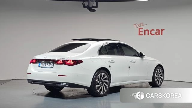 Mercedes-Benz E-Class W214 2026 Белый из Кореи