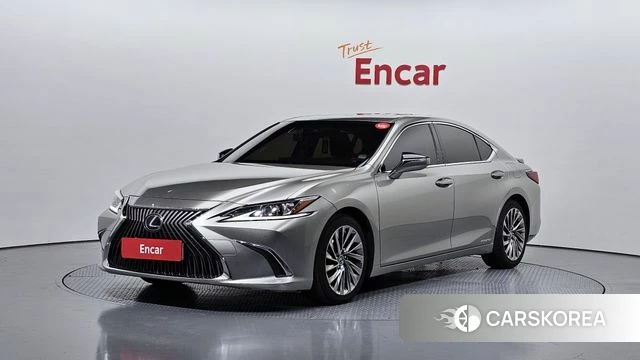 Lexus ES300h 7th generation 2018 Серебристо-серый из Кореи