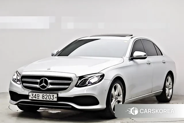 Mercedes-Benz E-Class W213 2018 Серебряный из Кореи